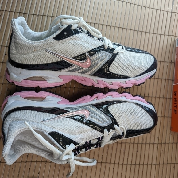 Nike Air BRS1000 Trail Running Womens Size 9. With original box. - Picture 7 of 10